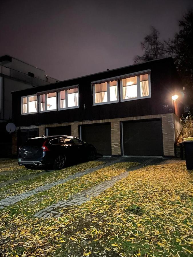 Haus Am Stadtrand Mit Super Verbindung In Die City Kassel Esterno foto