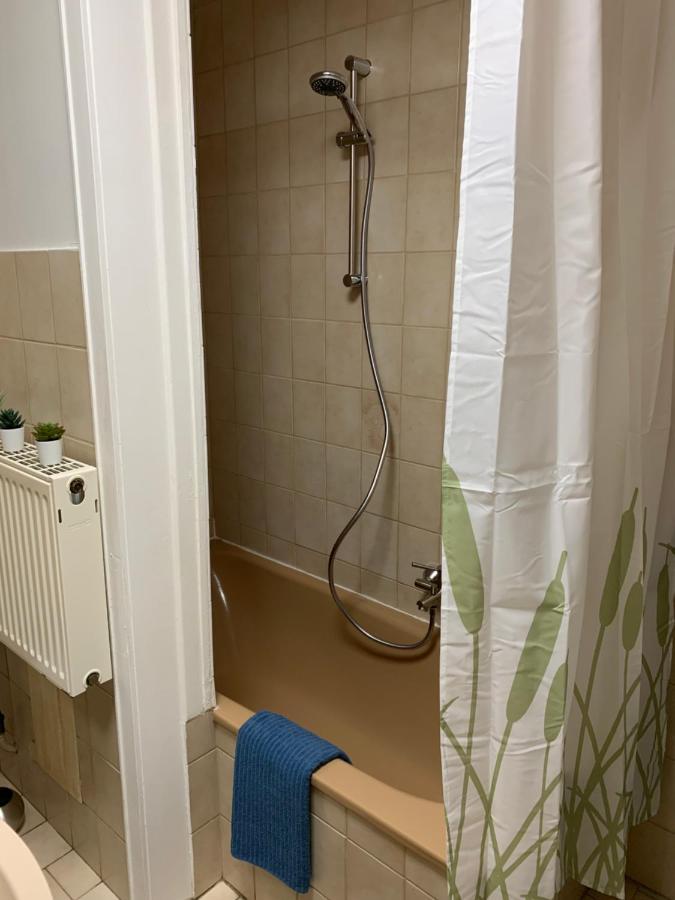 Haus Am Stadtrand Mit Super Verbindung In Die City Kassel Esterno foto